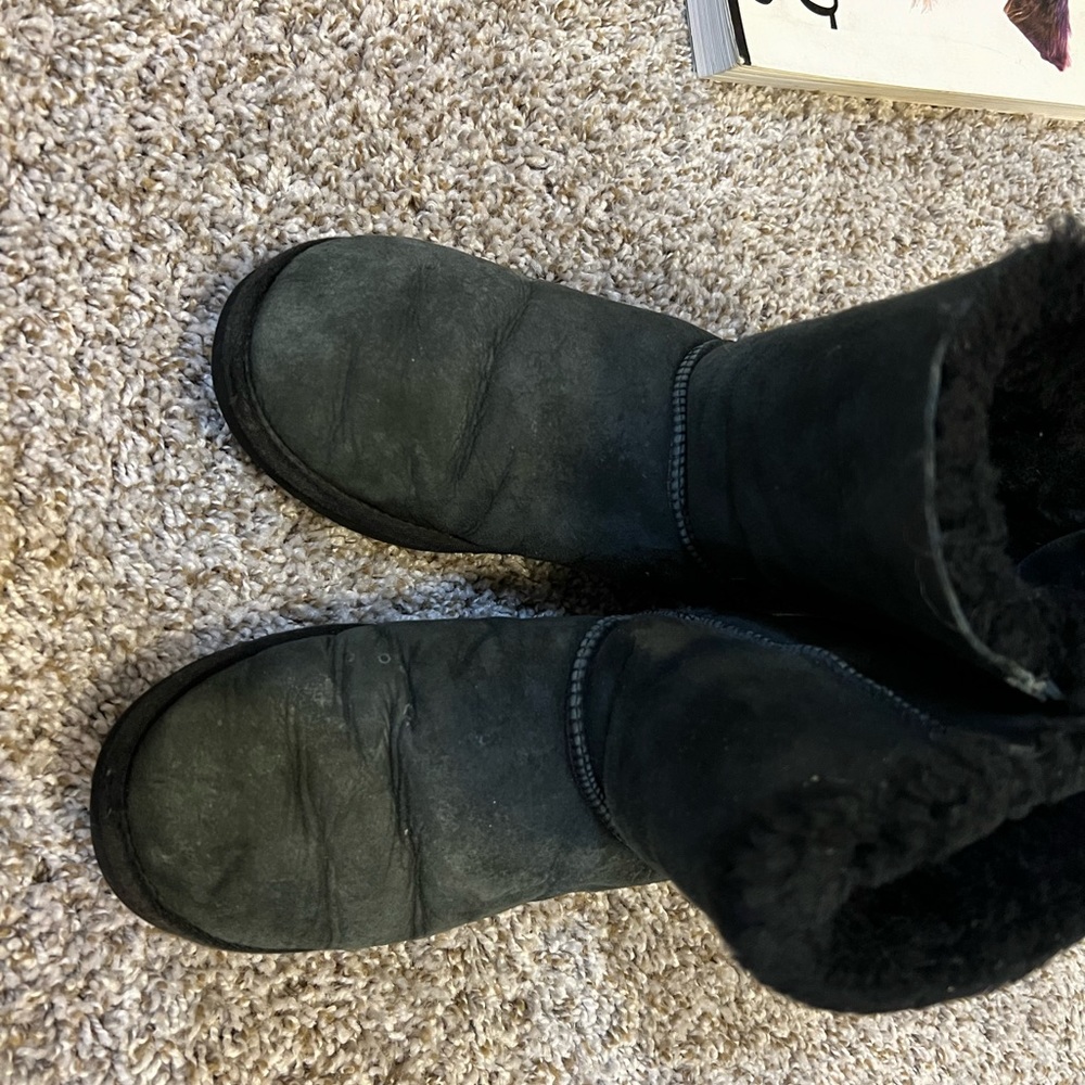Black bow women's ugg boots.